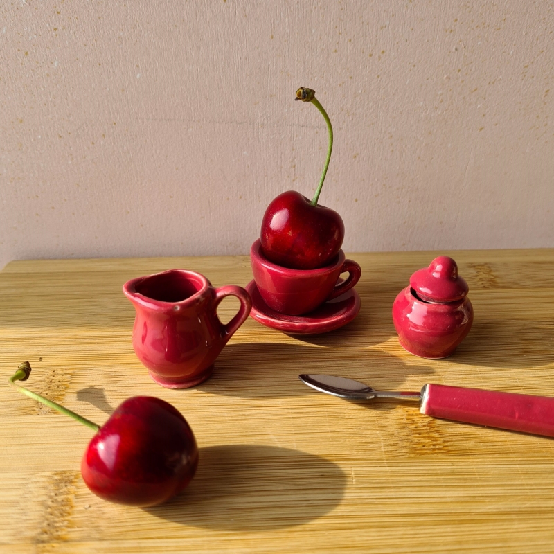 red-mini-tea-set-porcelain-Egmont-Toys-540051-1